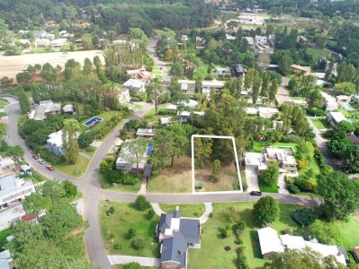 La Arbolada, Barrio Privado, lote alto en el corazón del barrio.