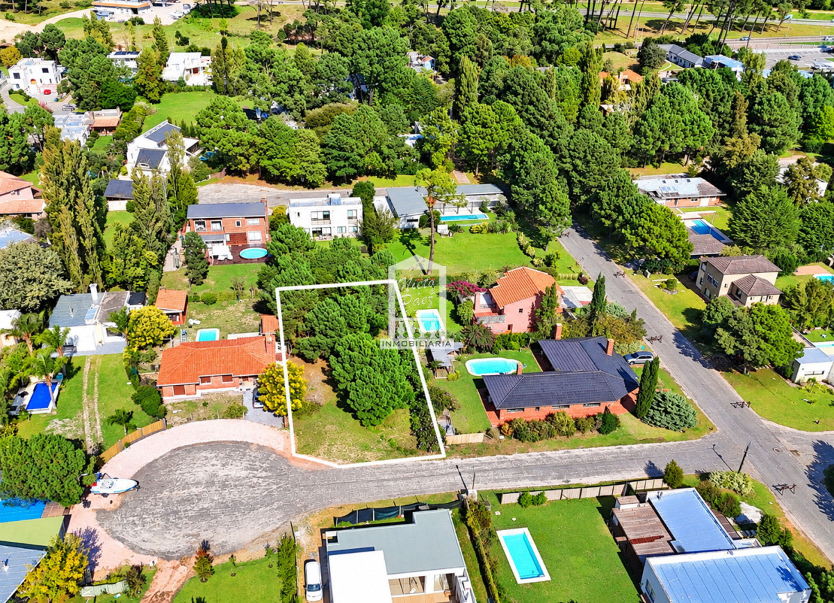 Terreno ID.40230 - Barrio Privado La Residence, lote 813 m2
