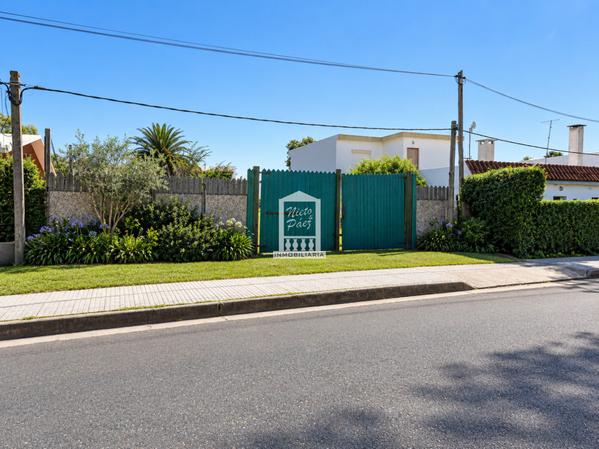 Terreno ID.36070 - Maldonado, calle Ituzaingó, Apto para bloque, Apto vivienda social.