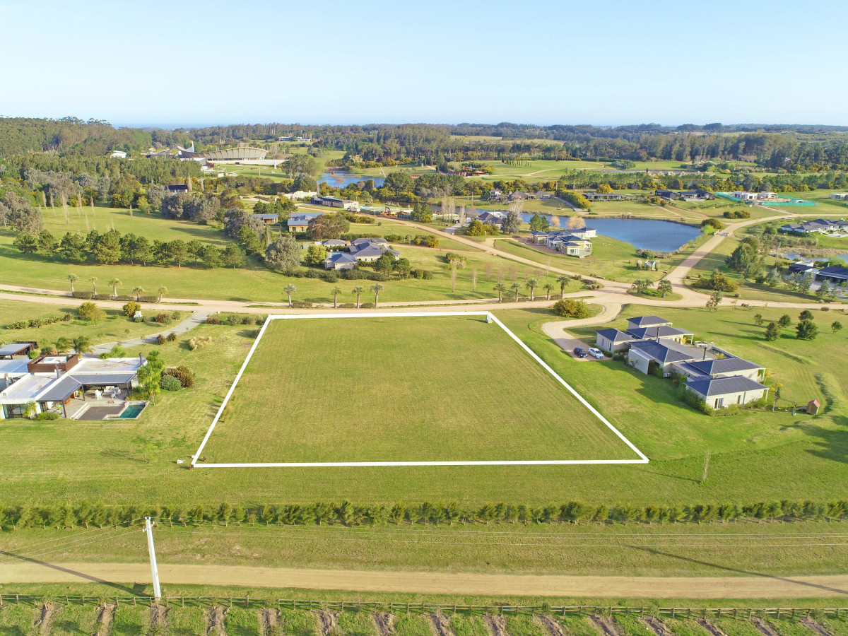 Barrio Privado, Pueblo Mio. Lote 2. Orientación NORTE