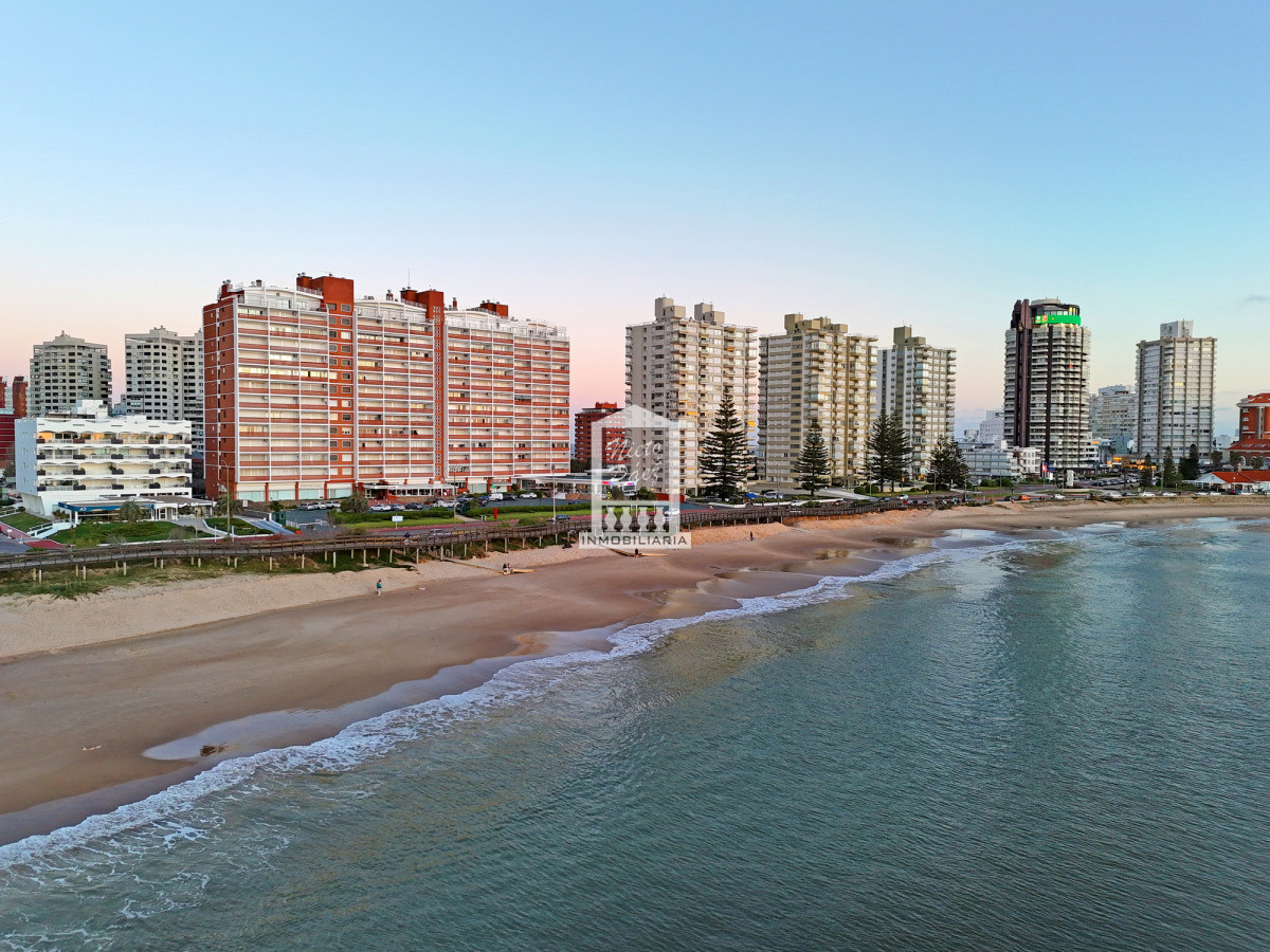 Playa Mansa, primera fila, contrafrente. - NYP26544A
