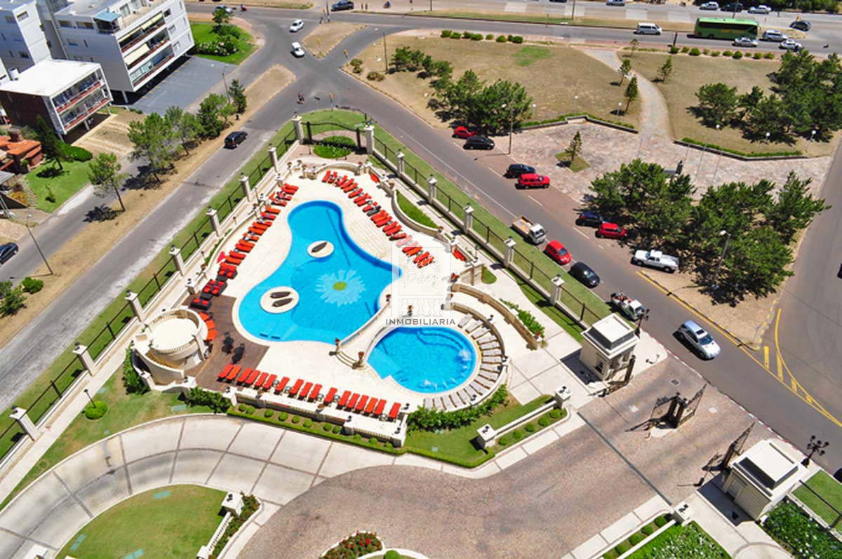 Apartamento ID.24316 - Le Jardin, esquinero piso alto, garaje doble.