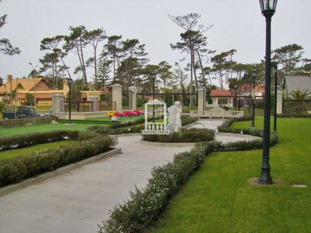 Apartamento ID.24316 - Le Jardin, esquinero piso alto, garaje doble.