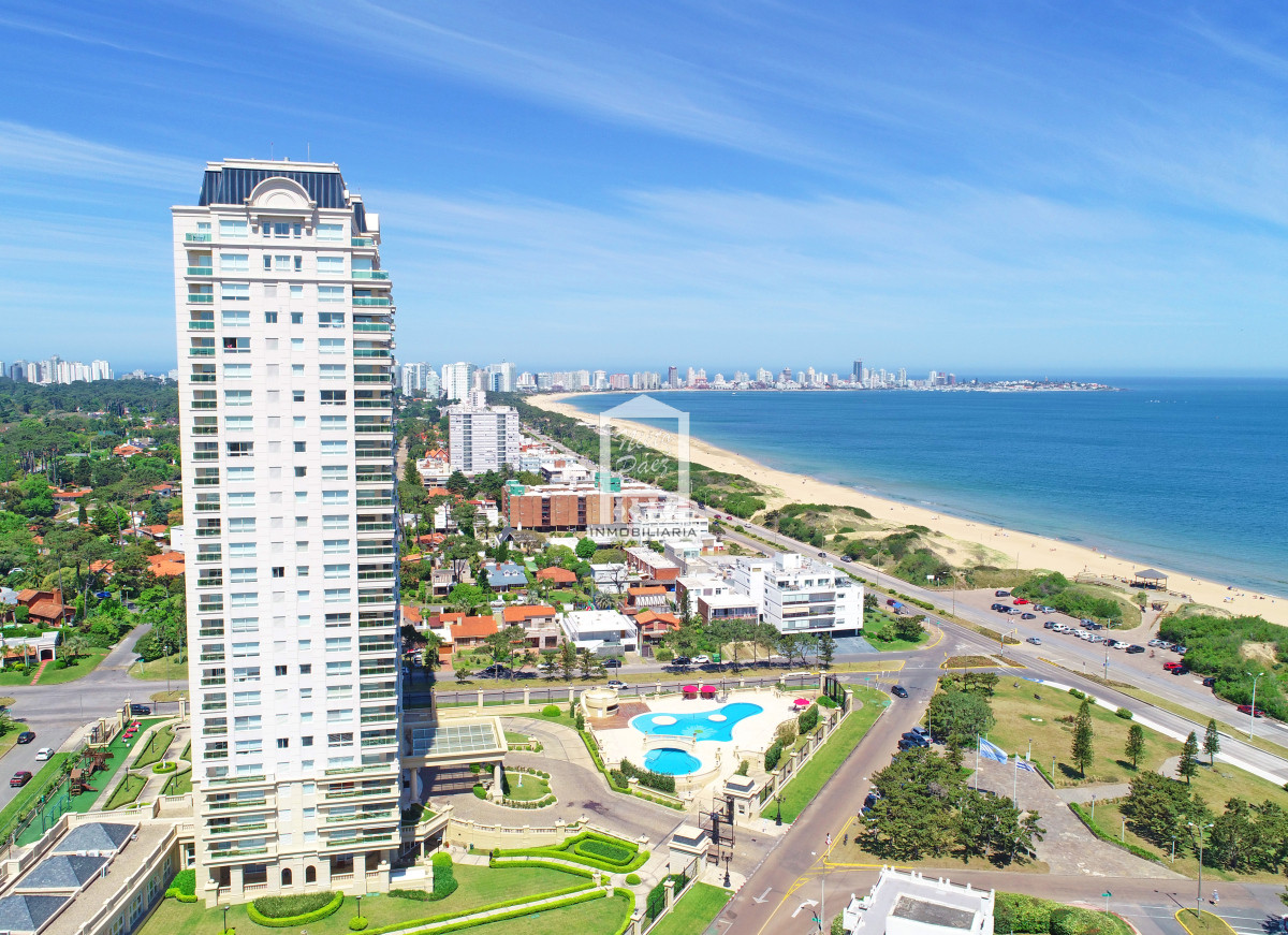 Apartamento ID.24316 - Le Jardin, esquinero piso alto, garaje doble.