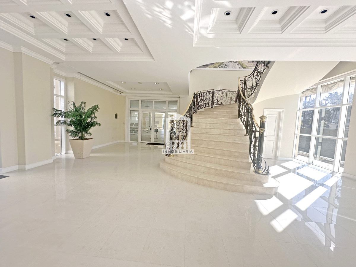 Apartamento ID.24316 - Le Jardin, esquinero piso alto, garaje doble.