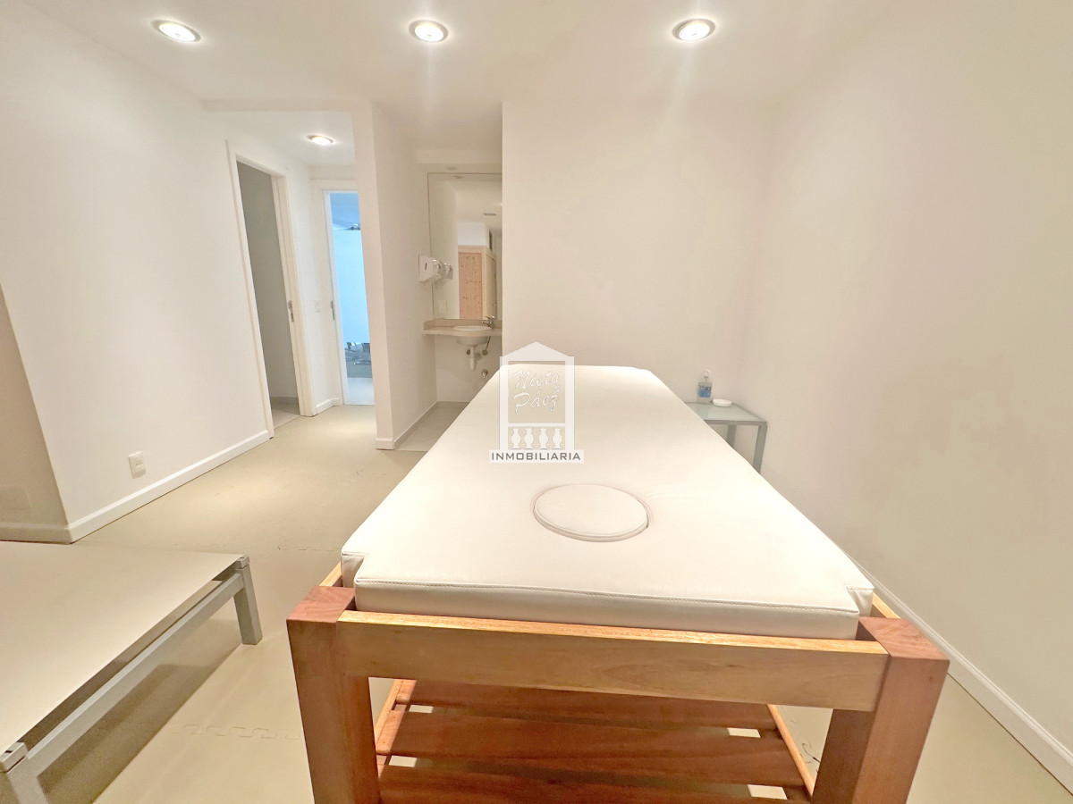 Apartamento ID.27336 - Gigante penthouse con pileta. 2 pisos completos. 700 m2. Garaje para 6 autos