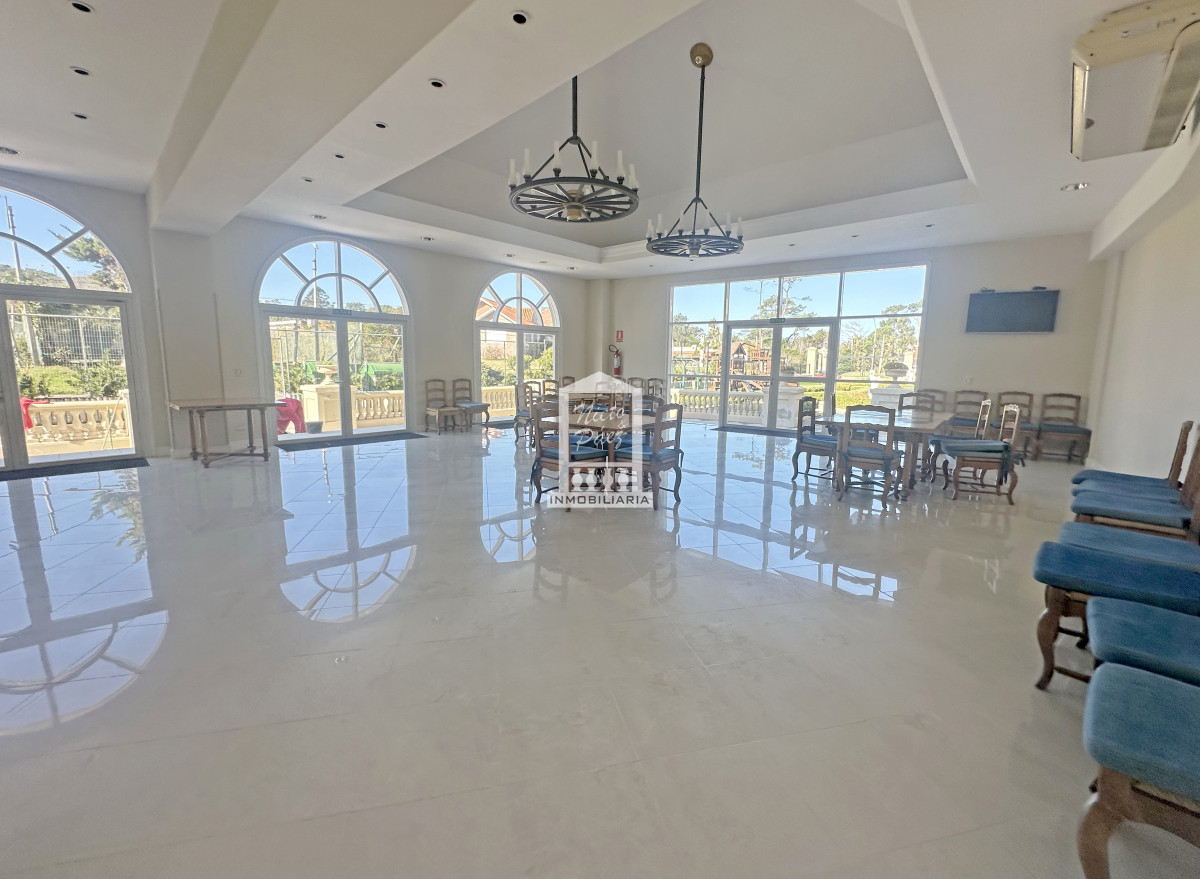 Apartamento ID.24316 - Le Jardin, esquinero piso alto, garaje doble.