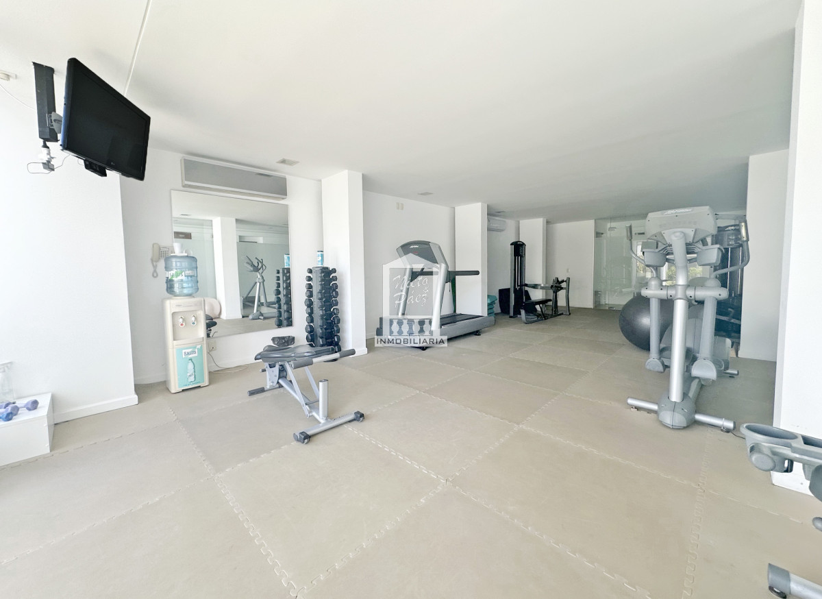 Apartamento ID.27336 - Gigante penthouse con pileta. 2 pisos completos. 700 m2. Garaje para 6 autos