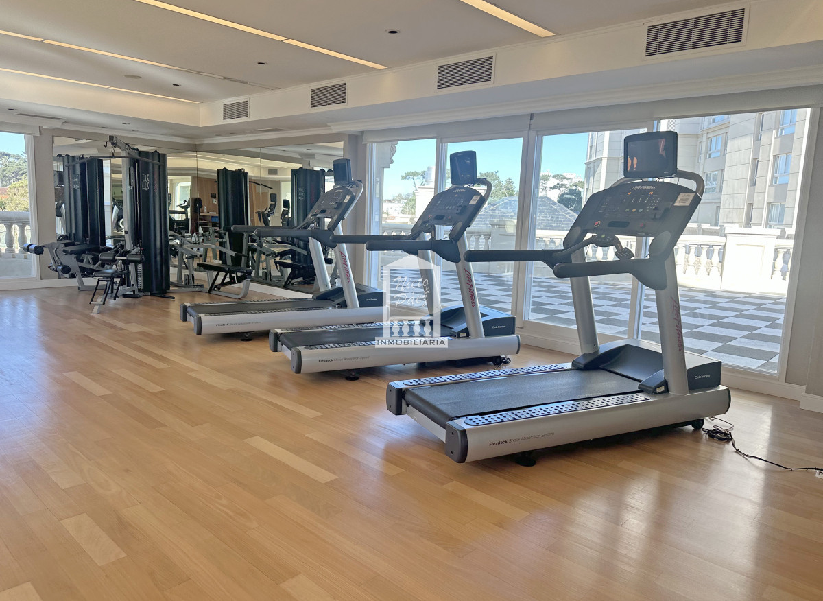 Apartamento ID.24316 - Le Jardin, esquinero piso alto, garaje doble.