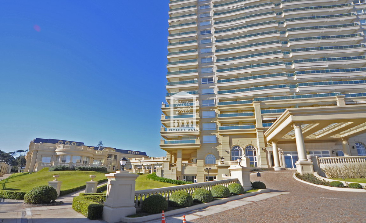 Apartamento ID.24316 - Le Jardin, esquinero piso alto, garaje doble.