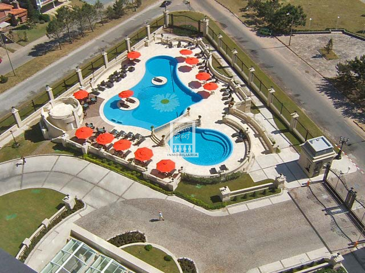 Apartamento ID.24316 - Le Jardin, esquinero piso alto, garaje doble.