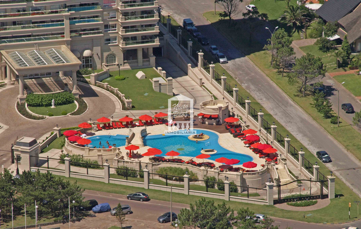 Apartamento ID.24316 - Le Jardin, esquinero piso alto, garaje doble.