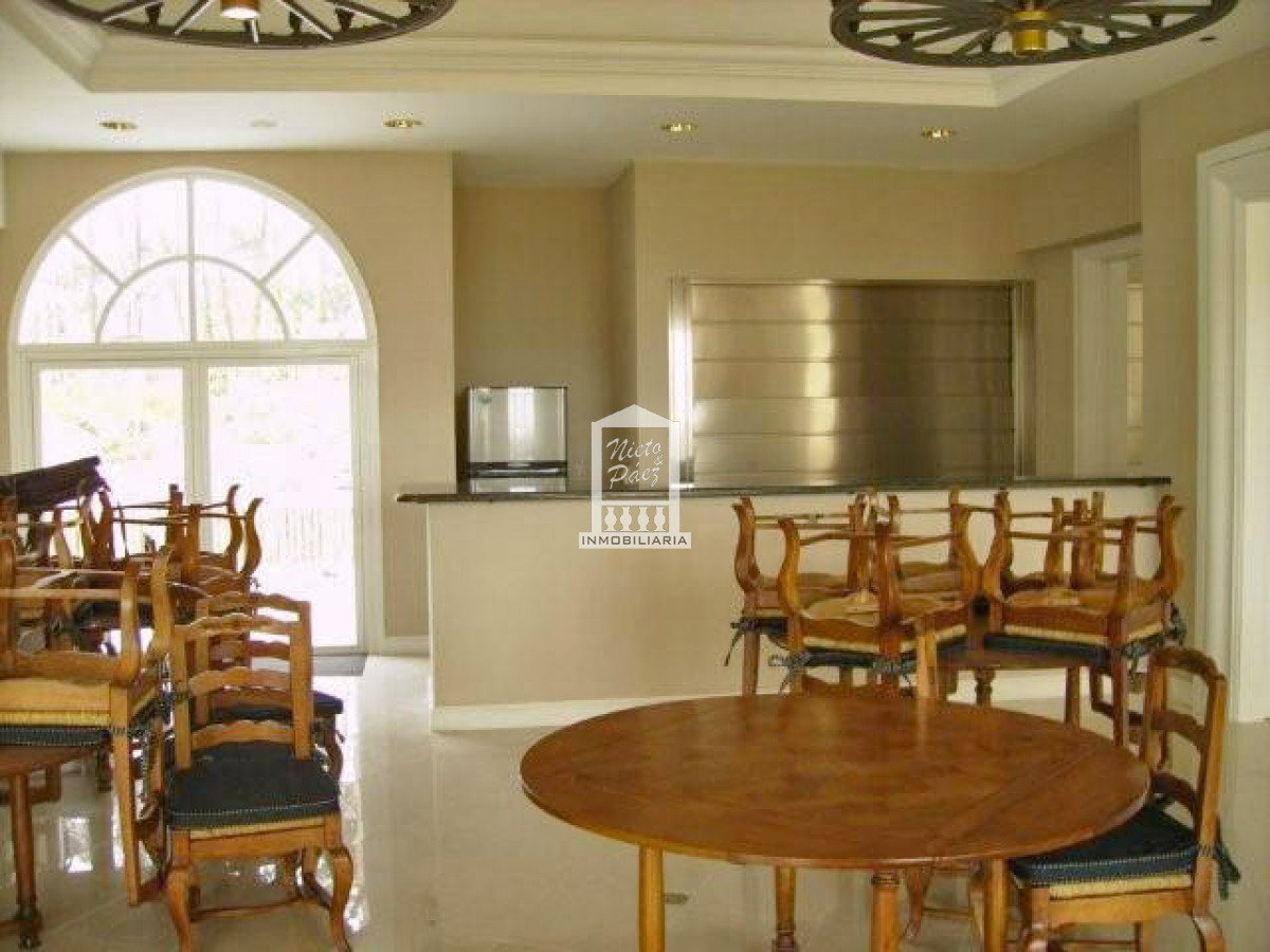 Apartamento ID.24316 - Le Jardin, esquinero piso alto, garaje doble.
