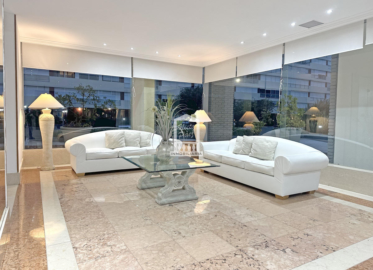 Apartamento ID.29112 - Piso alto, 2 dorm, 2 baños, con todos los servicios.