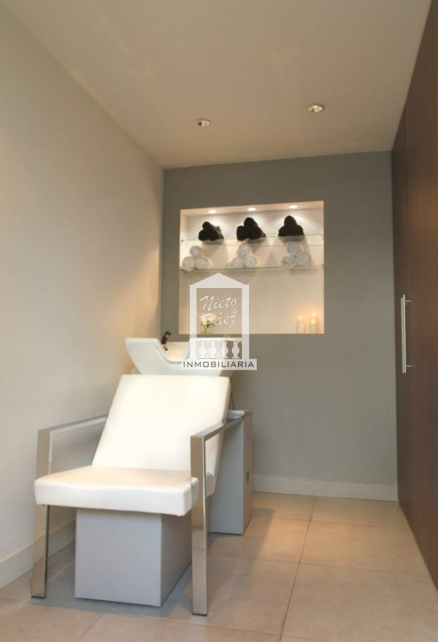 Apartamento ID.8422 - Esquinero, 2 dorm, con servicios de hotel. 