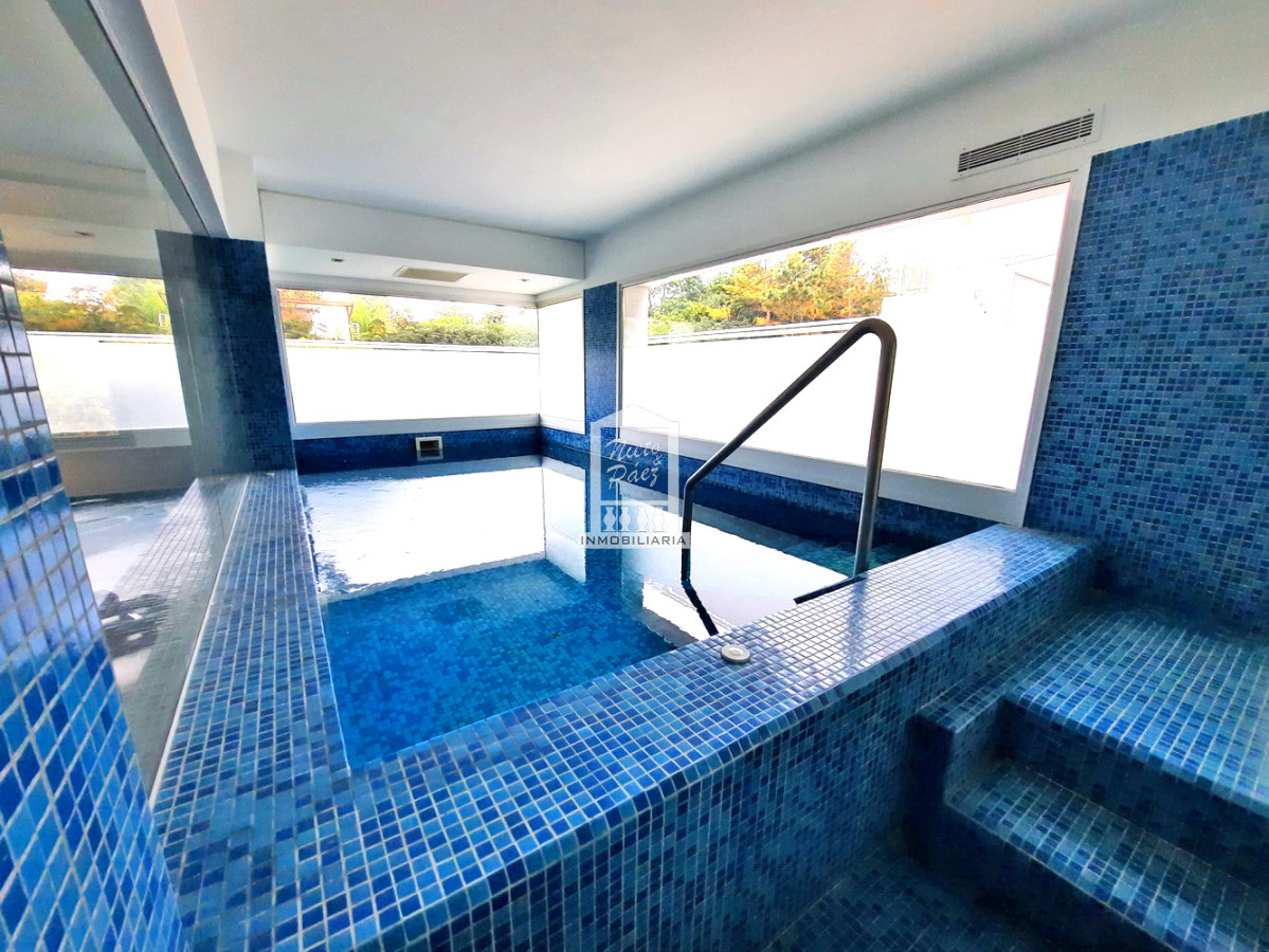 Apartamento ID.22564 - Penthouse dúplex en primera fila, 427 m2. Barbacoa propia. 2 garajes