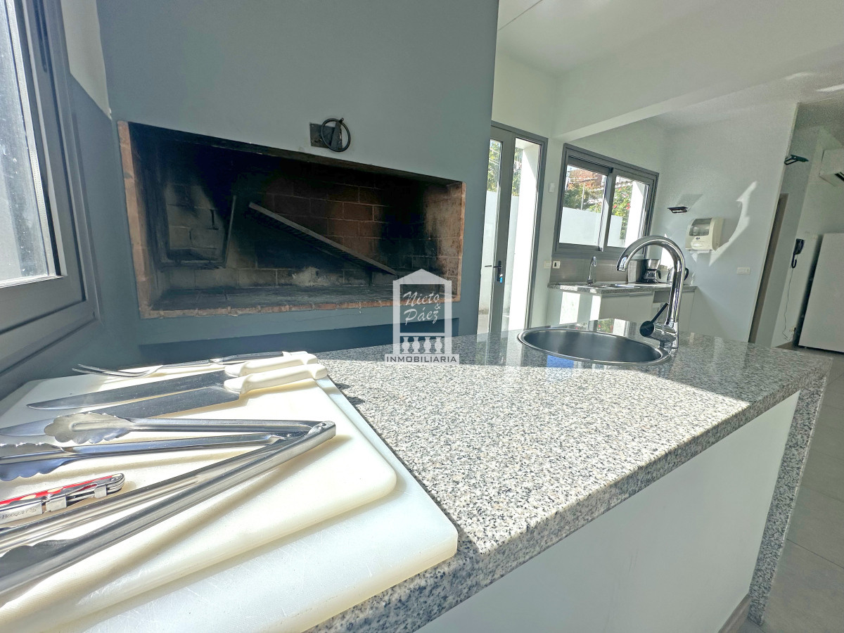 Apartamento ID.25184 - ONIX, equipado, 2 dorm. Piso intermedio con vista a la brava.