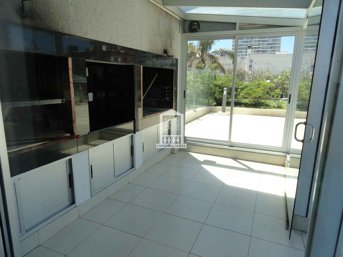 Apartamento ID.24201 - Mansa, 2 dorm con parrillero propio.