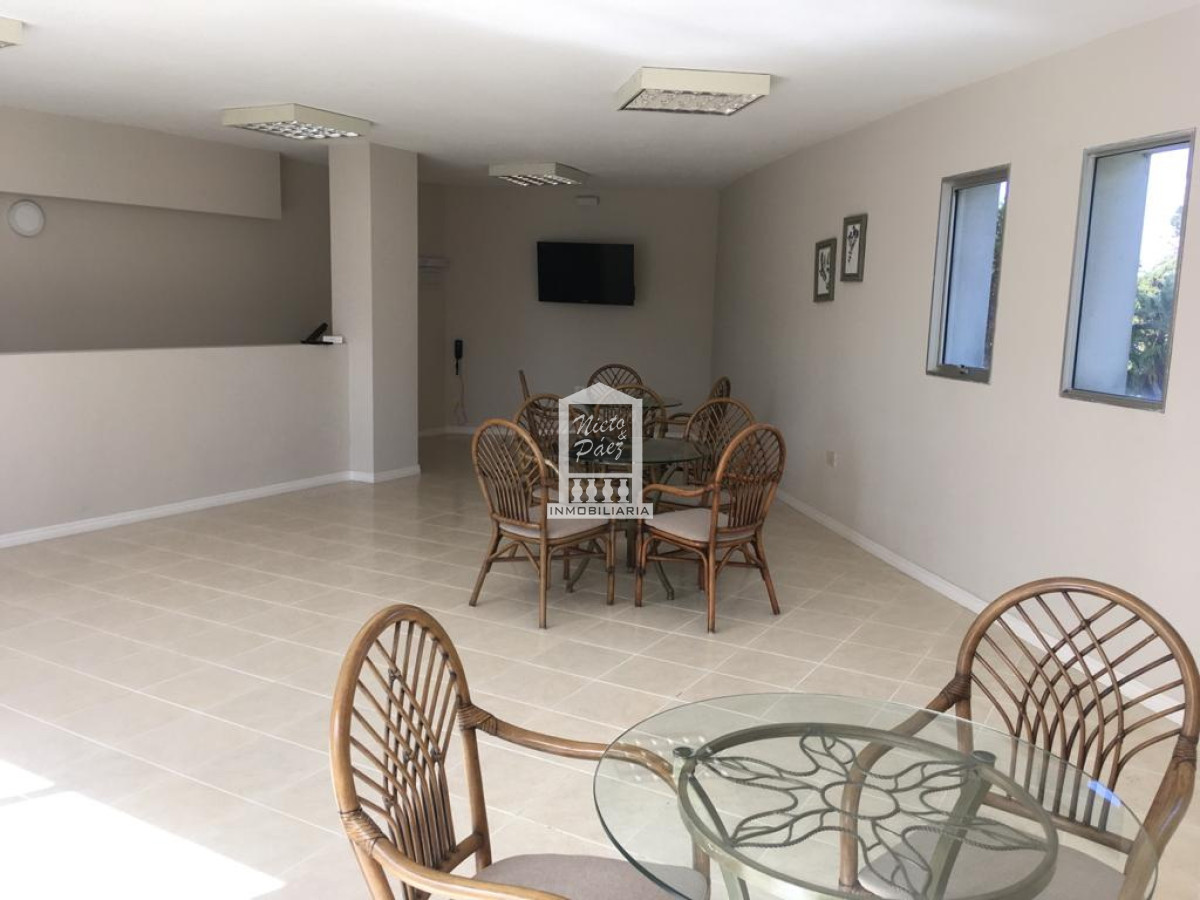 Apartamento ID.800 - Zona Punta Shopping, 3 dorm, losa radiante.