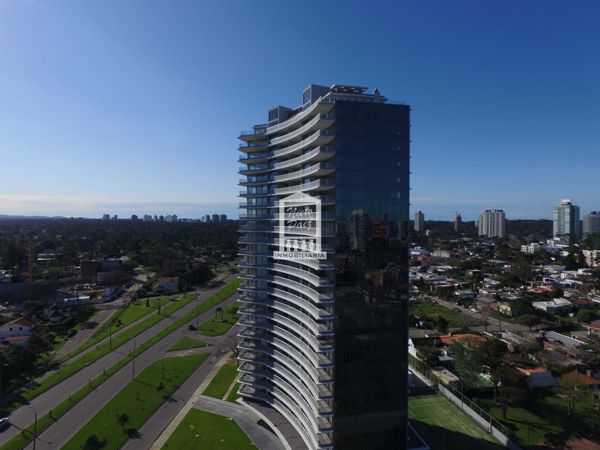 Apartamento ID.37927 - Penthouse Duplex, full amenities. 2 garajes.