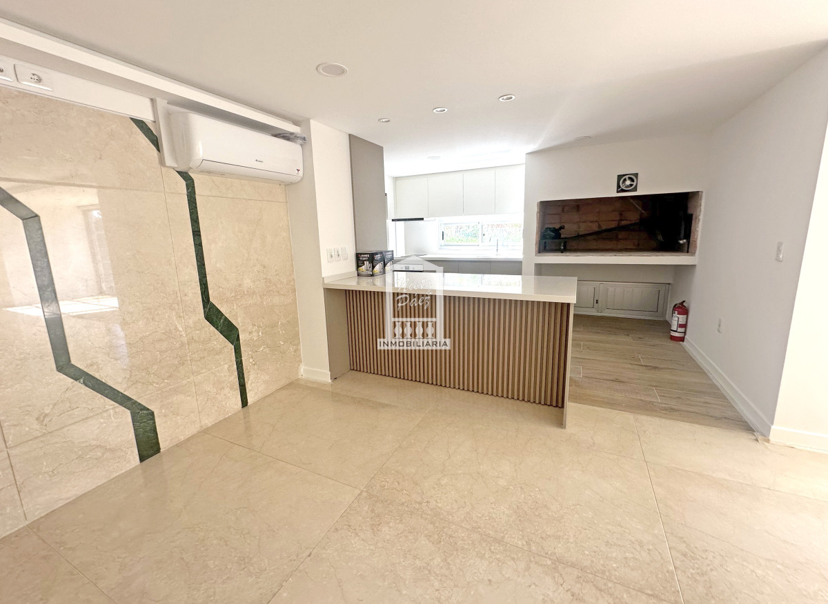 Apartamento ID.204 - Esquinero, piso alto. 3 dorm y servicio. Frente al Parador Imarangatu