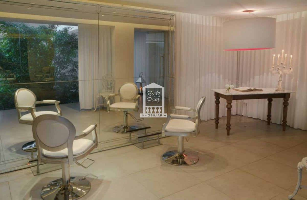 Apartamento ID.8422 - Esquinero, 2 dorm, con servicios de hotel. 