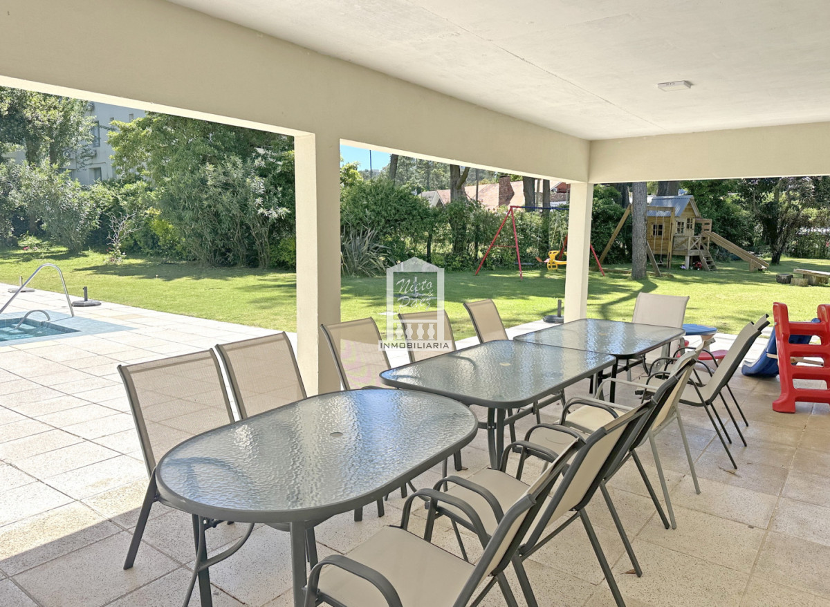 Apartamento ID.27627 - Mansa, 4 dorm, parrillero, losa radiante, 2 garajes.