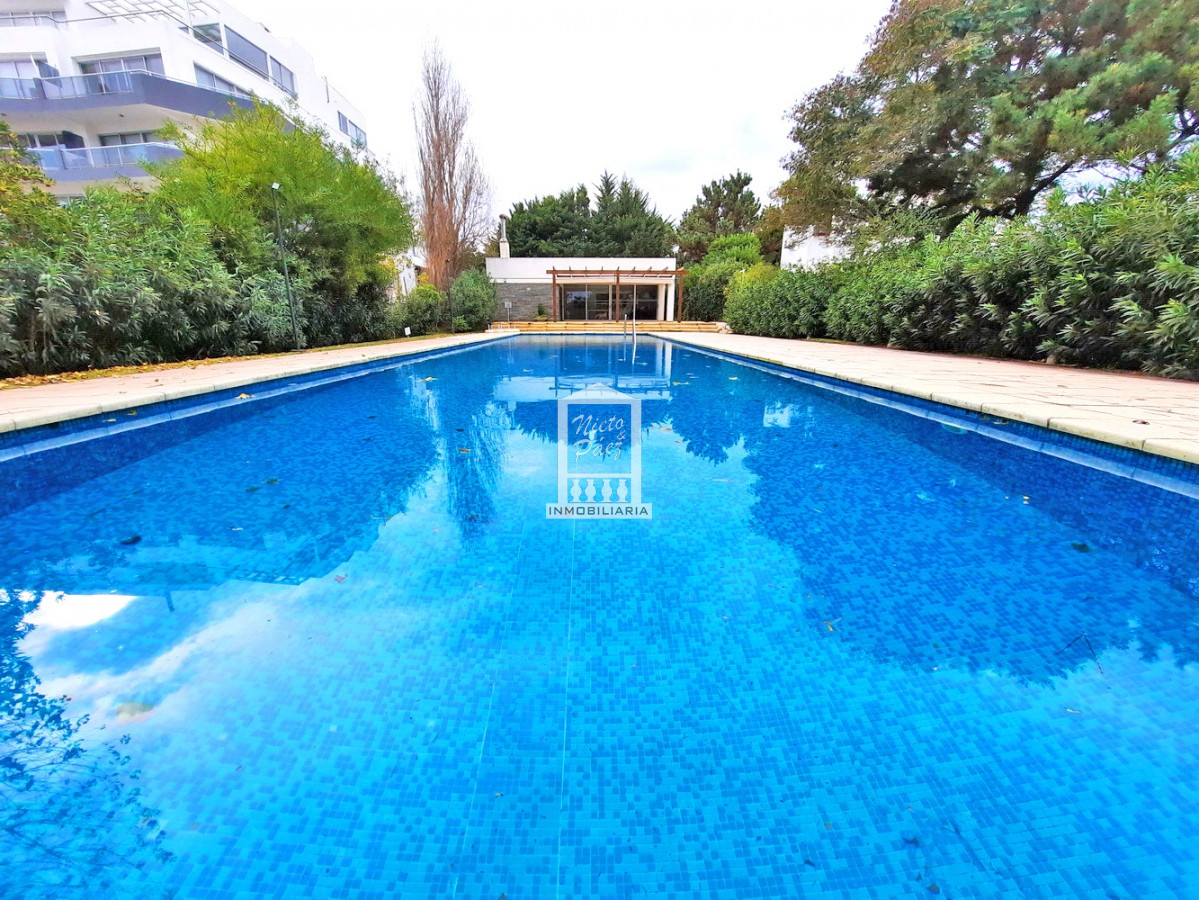 Apartamento ID.22564 - Penthouse dúplex en primera fila, 427 m2. Barbacoa propia. 2 garajes