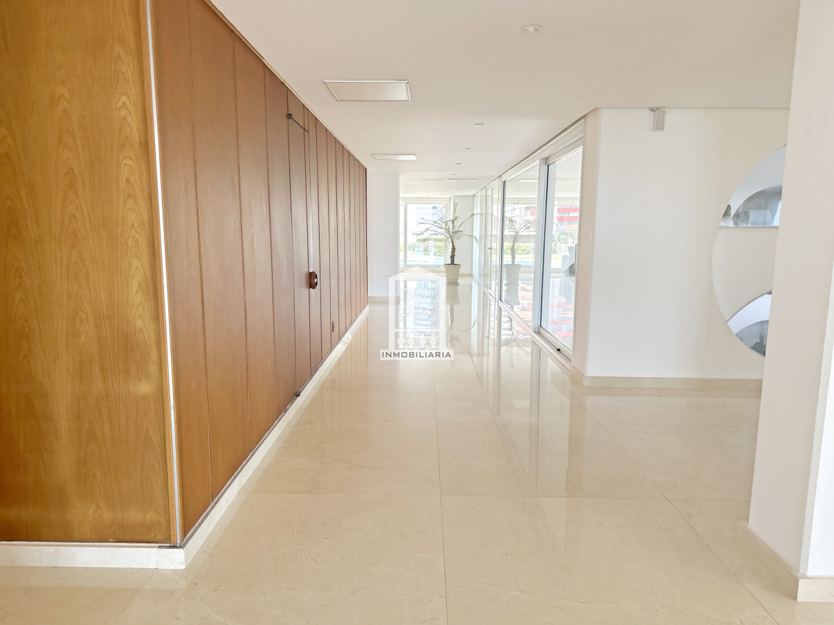 Apartamento ID.8274 - Mega planta en la brava, reciclado. 