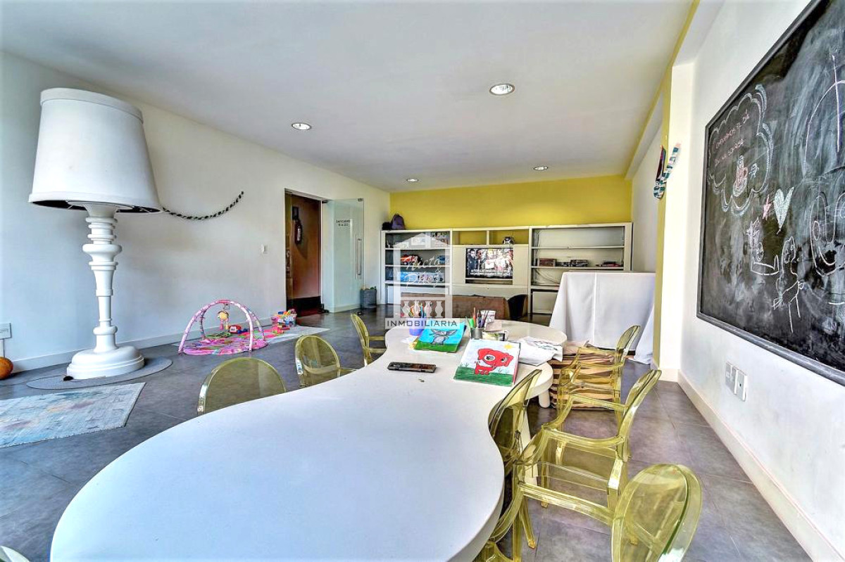 Apartamento ID.8422 - Esquinero, 2 dorm, con servicios de hotel. 