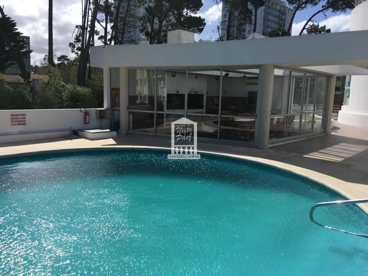 Apartamento ID.800 - Zona Punta Shopping, 3 dorm, losa radiante.