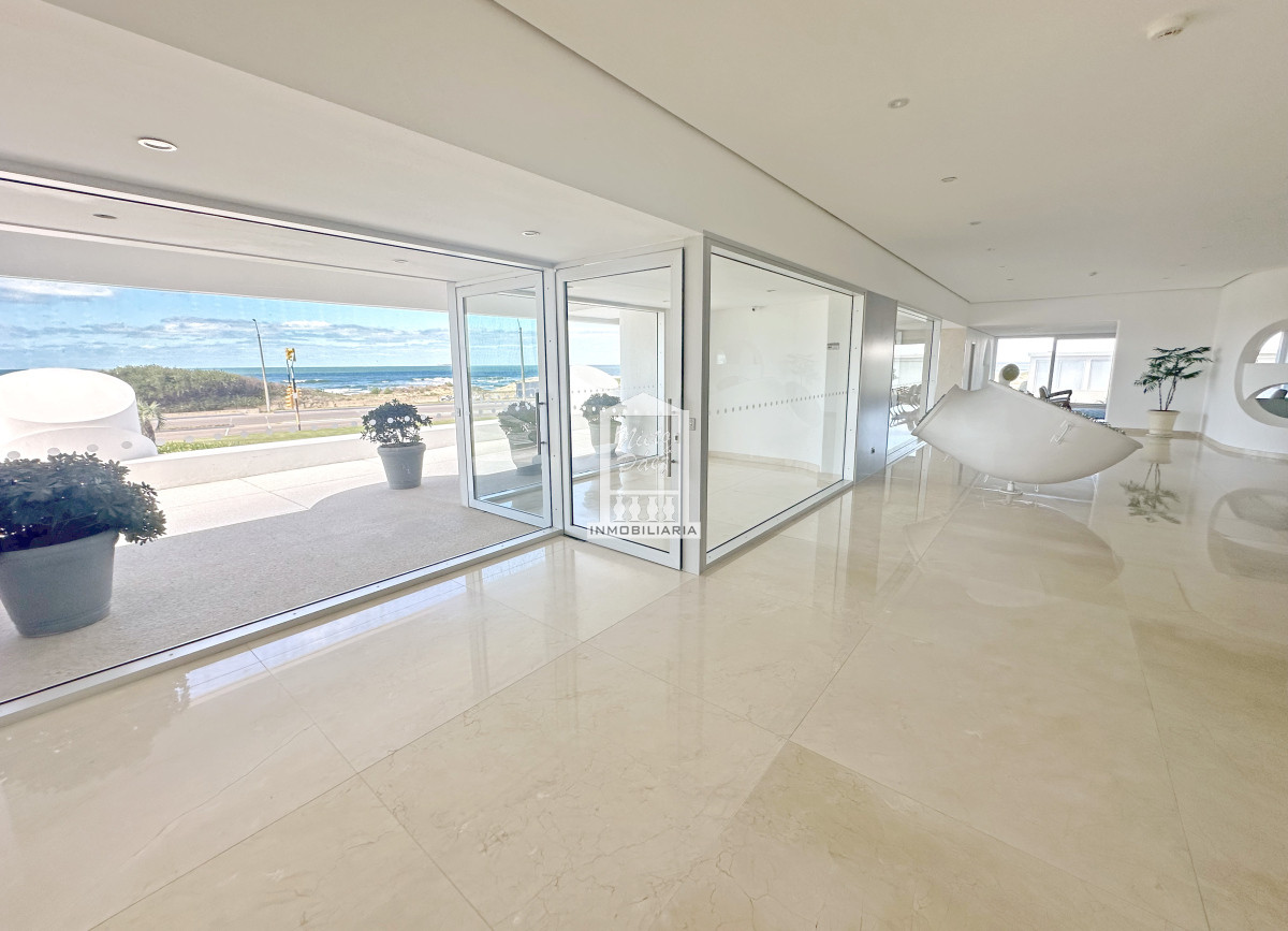 Apartamento ID.8274 - Mega planta en la brava, reciclado. 
