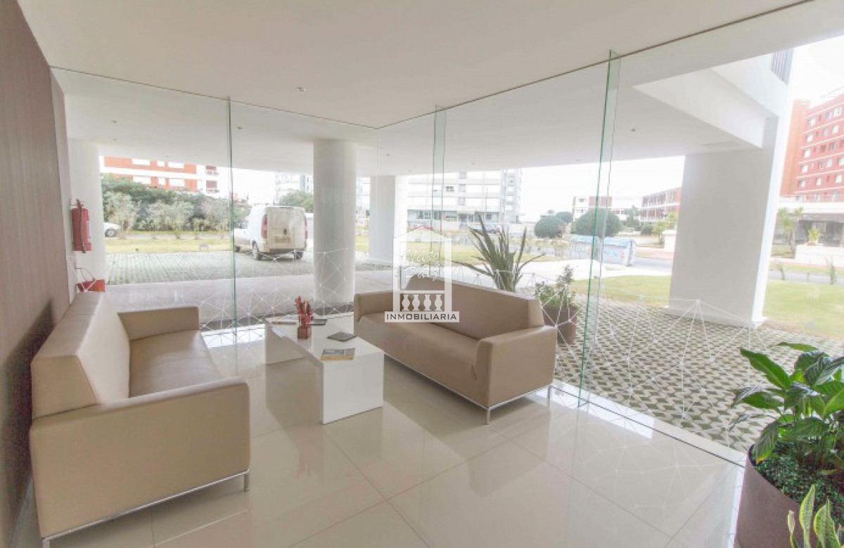 Apartamento ID.25184 - ONIX, equipado, 2 dorm. Piso intermedio con vista a la brava.