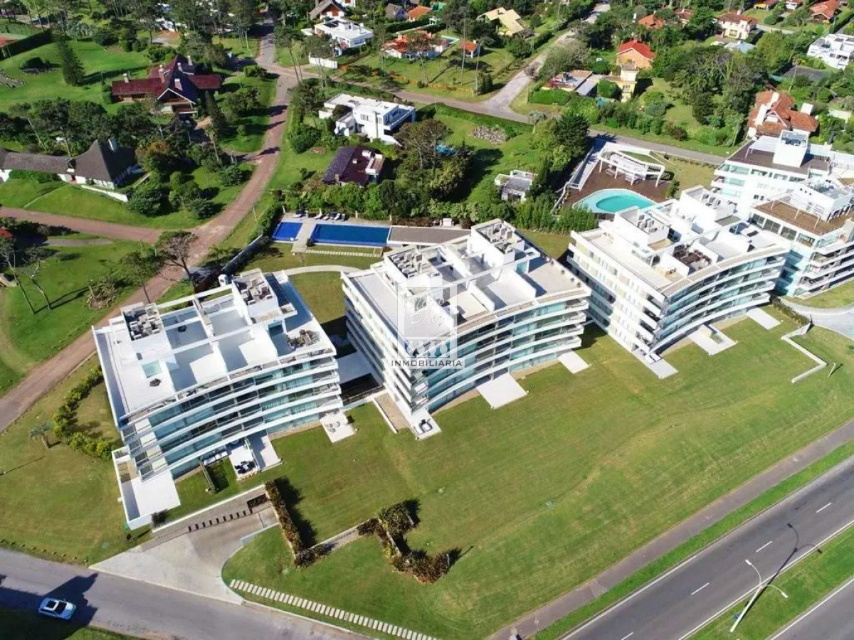 Apartamento ID.40747 - Lumiere, de lujo, 2 suites + dep.