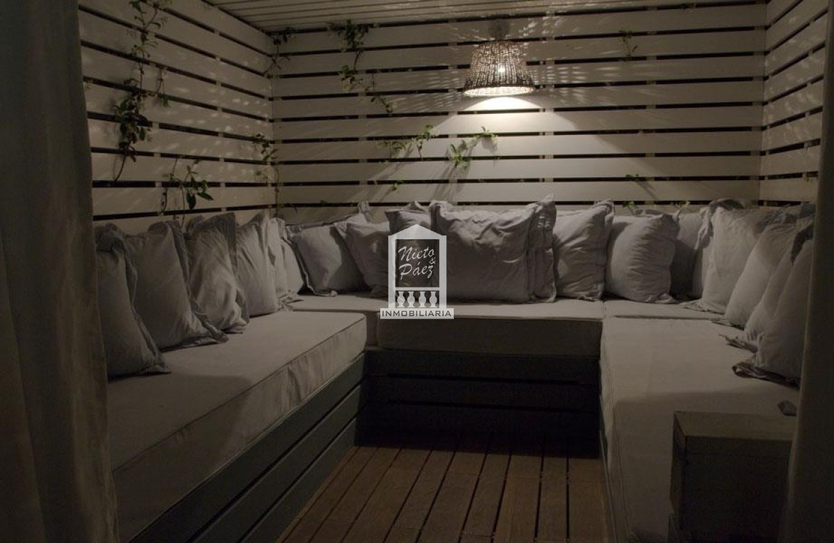 Apartamento ID.8422 - Esquinero, 2 dorm, con servicios de hotel. 