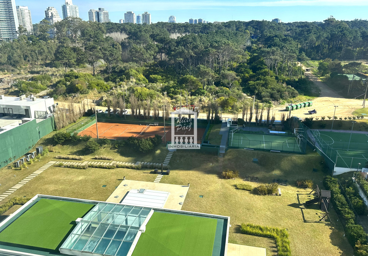 Apartamento ID.38081 - Primera fila en playa brava, 4 suites, esquinero, garaje doble