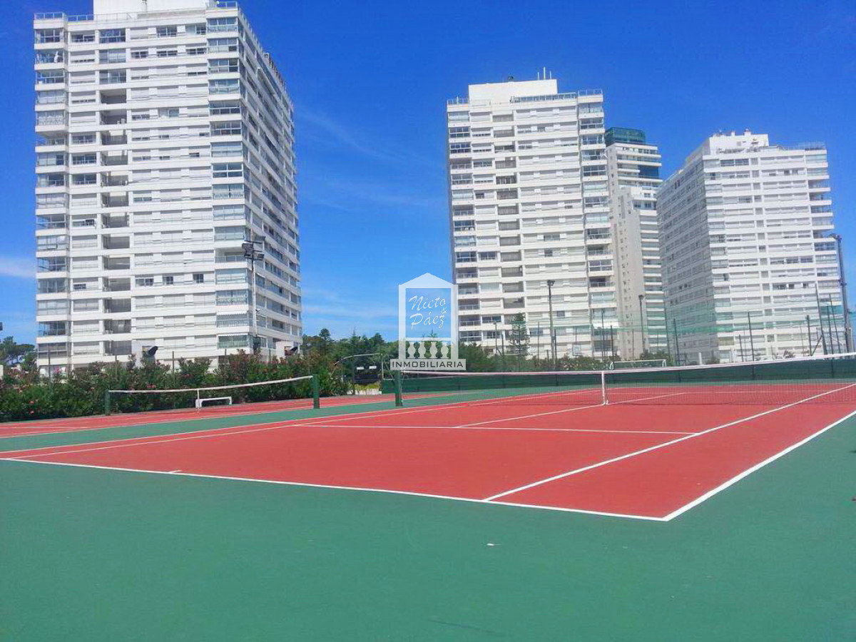 Apartamento ID.542 - Mansa, 3 dorm. Todos los servicios.