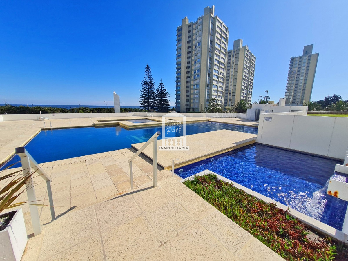 Apartamento ID.542 - Mansa, 3 dorm. Todos los servicios.