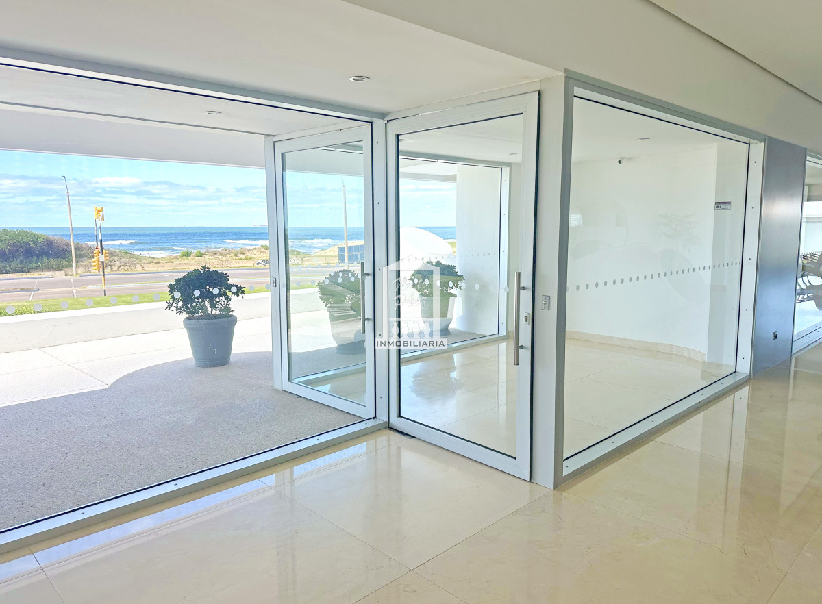 Apartamento ID.8274 - Mega planta en la brava, reciclado. 