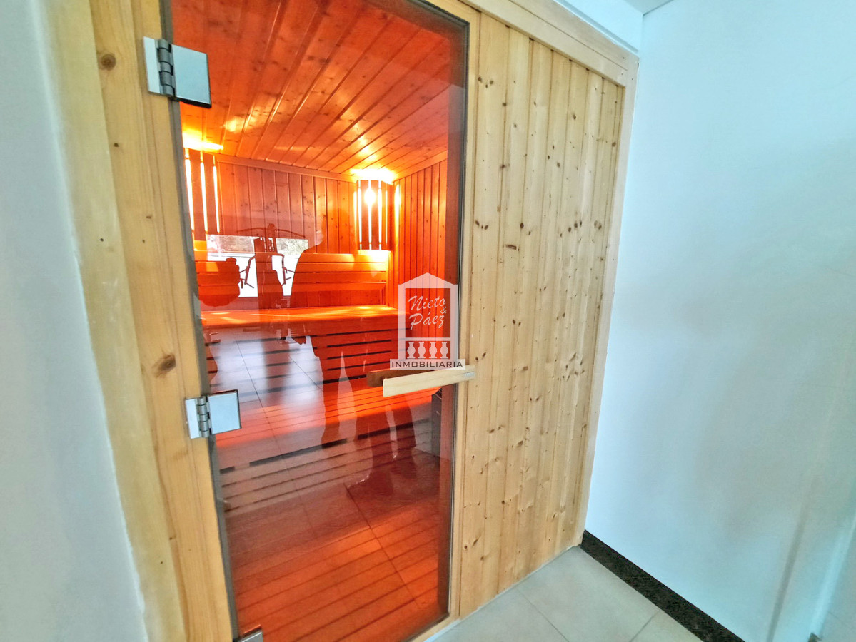 Apartamento ID.22564 - Penthouse dúplex en primera fila, 427 m2. Barbacoa propia. 2 garajes