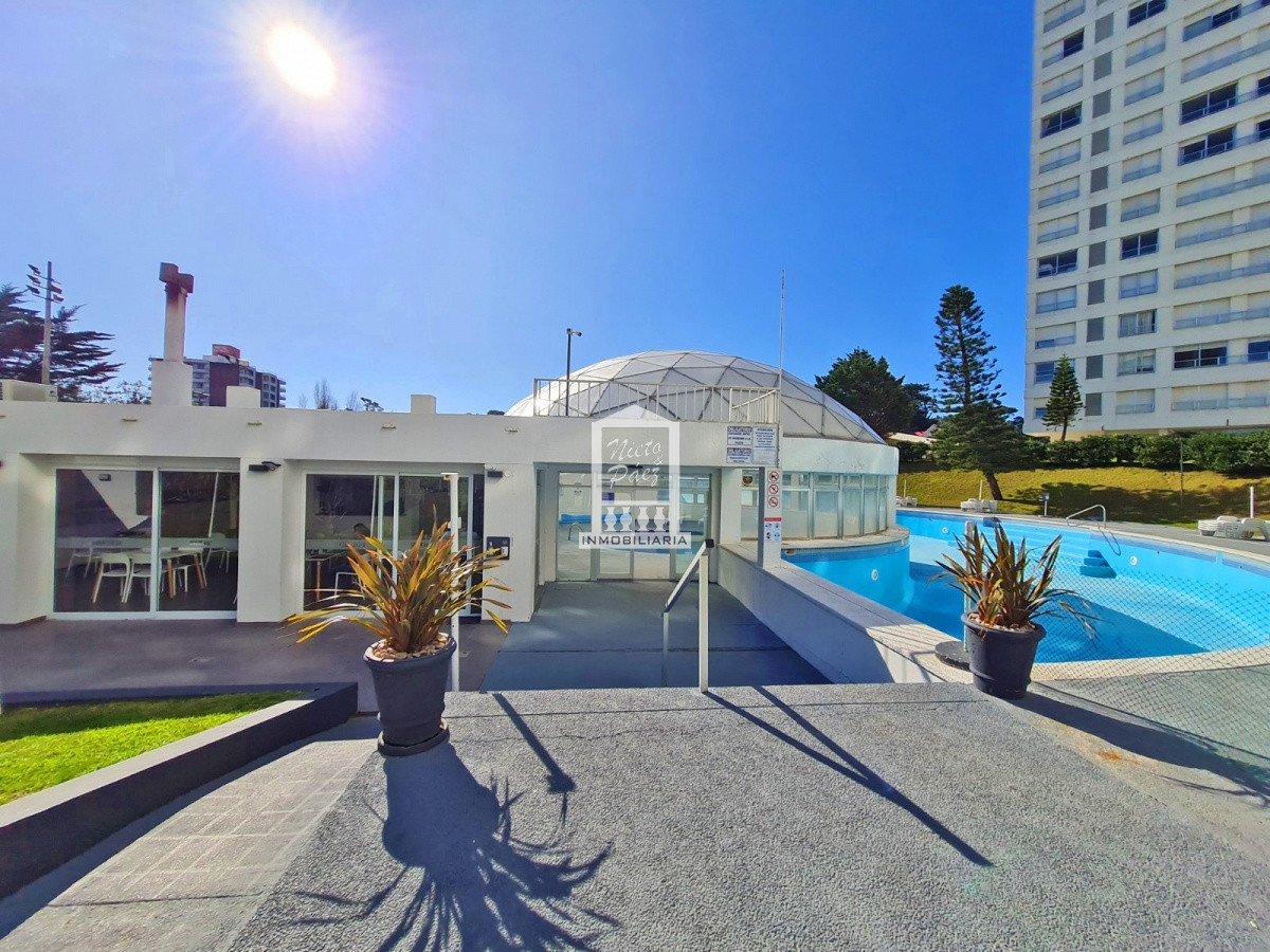 Apartamento ID.542 - Mansa, 3 dorm. Todos los servicios.