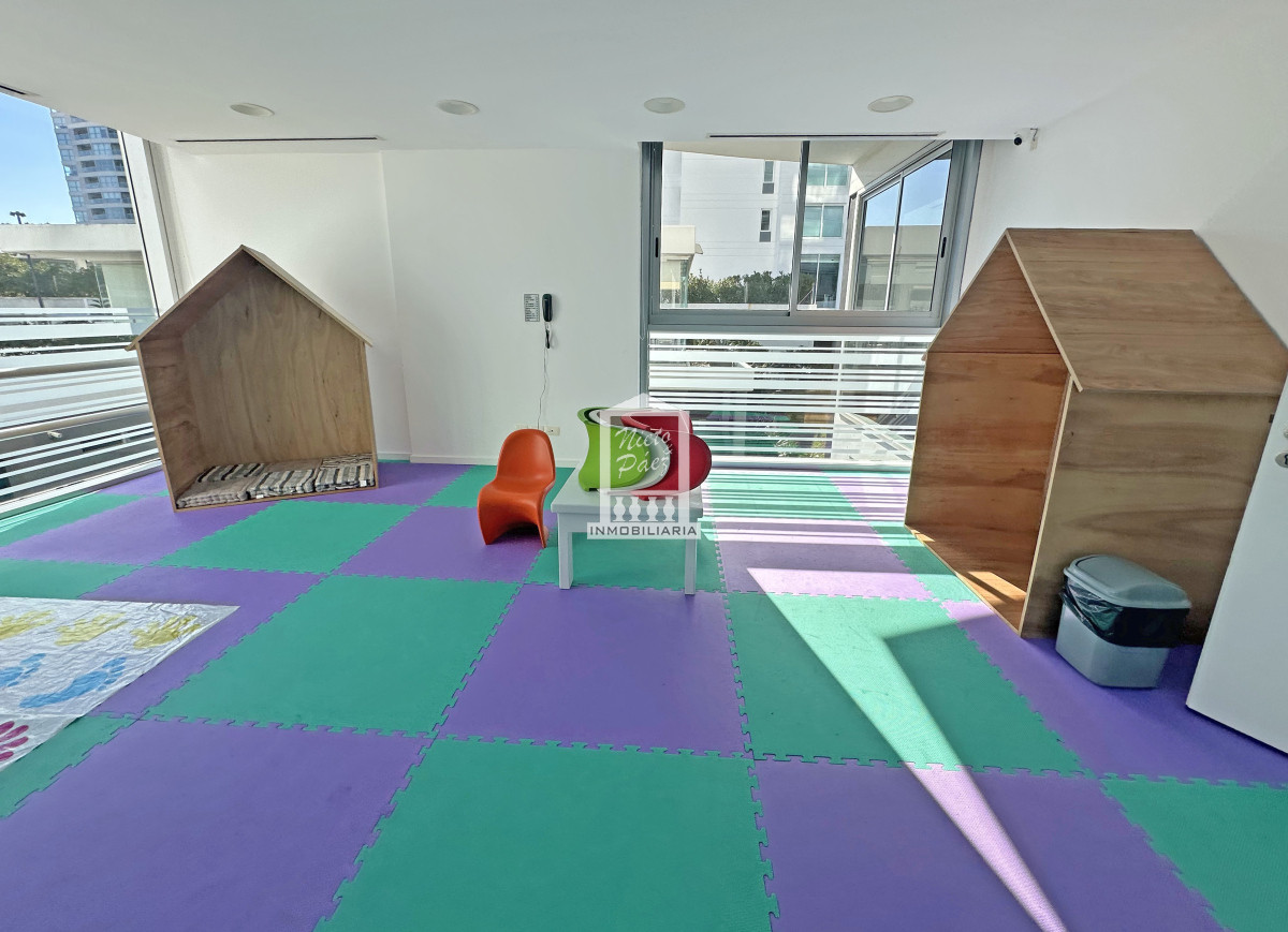 Apartamento ID.38081 - Primera fila en playa brava, 4 suites, esquinero, garaje doble