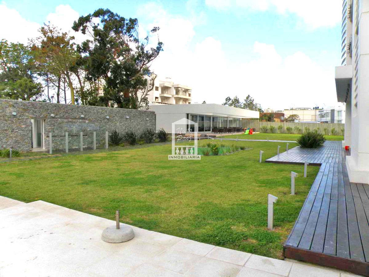Apartamento ID.7789 - Mansa, con parrillero propio y todos los servicios