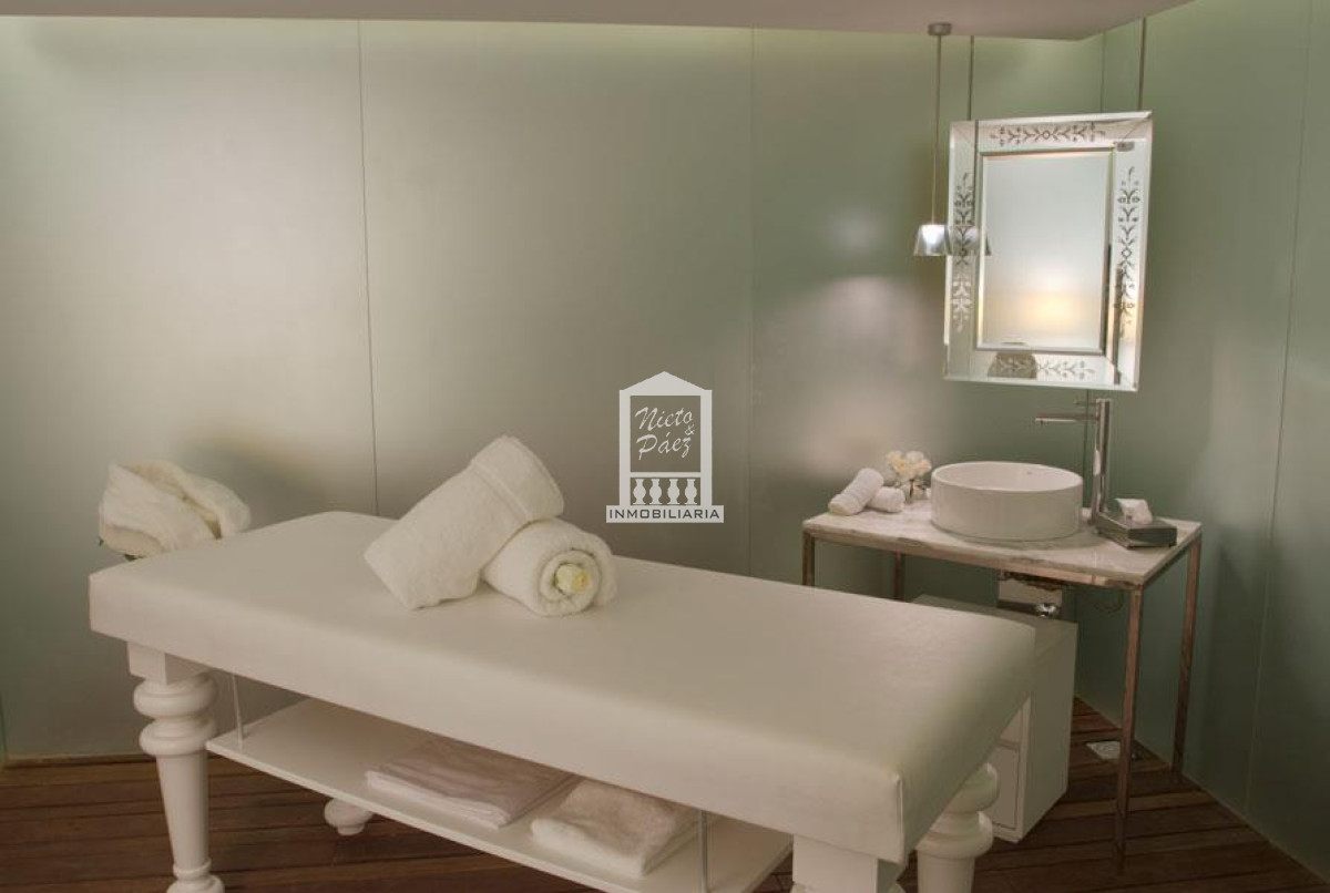Apartamento ID.8422 - Esquinero, 2 dorm, con servicios de hotel. 