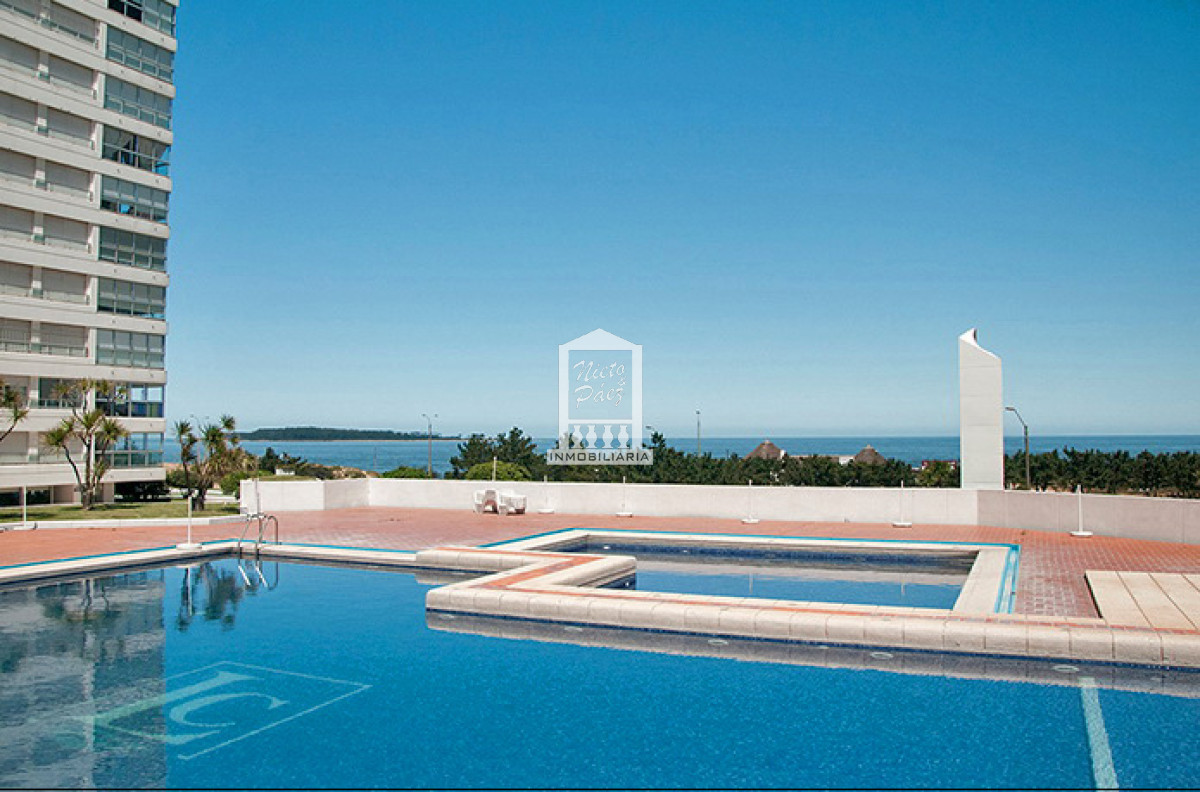 Apartamento ID.542 - Mansa, 3 dorm. Todos los servicios.