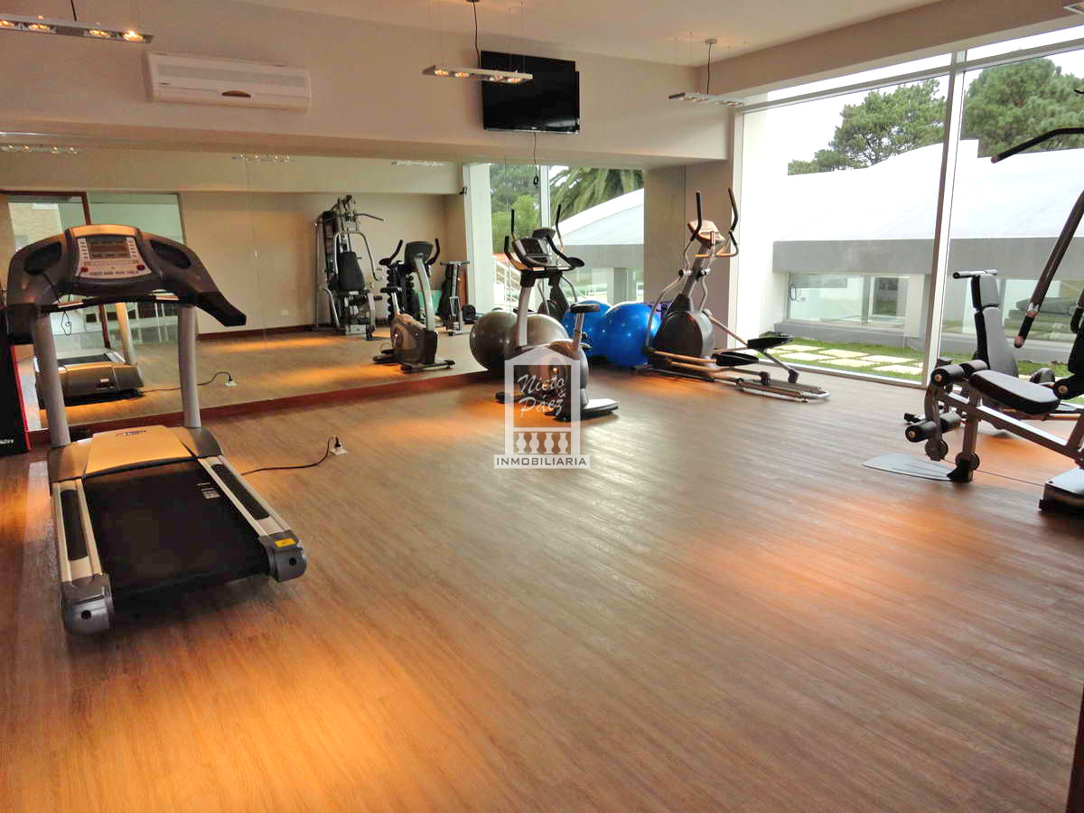 Apartamento ID.21985 - Piso alto, con vista a la mansa. 