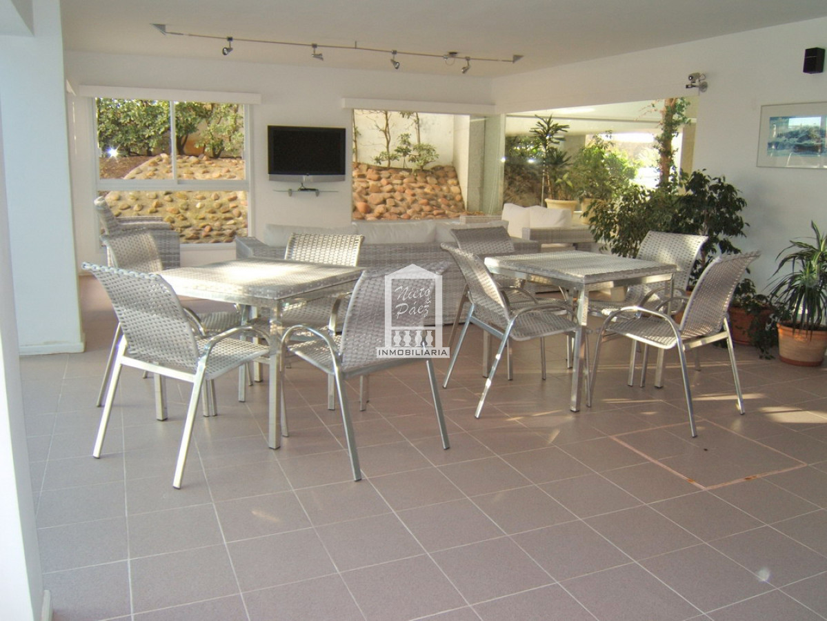 Apartamento ID.2095 - Playa Mansa, primera fila, la mejor planta, esquinero.