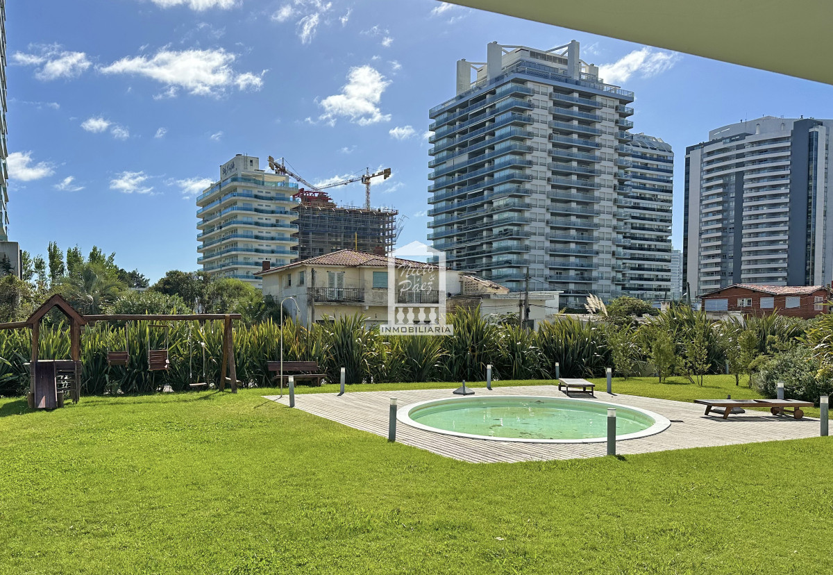Apartamento ID.25184 - ONIX, equipado, 2 dorm. Piso intermedio con vista a la brava.
