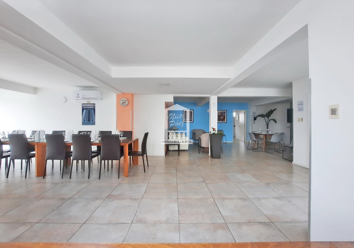 Apartamento ID.25539 - Lux Tower, piso alto, 2 dorm.