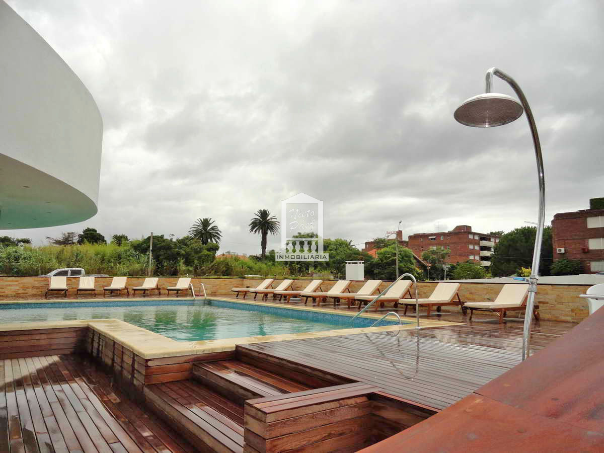 Apartamento ID.26455 - Piso alto con vista a la mansa, 2 suites, baño social, amenities.